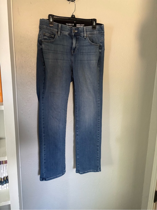 torrid Denim - Size 12R Torrid Bombshell shape wear
Jeans